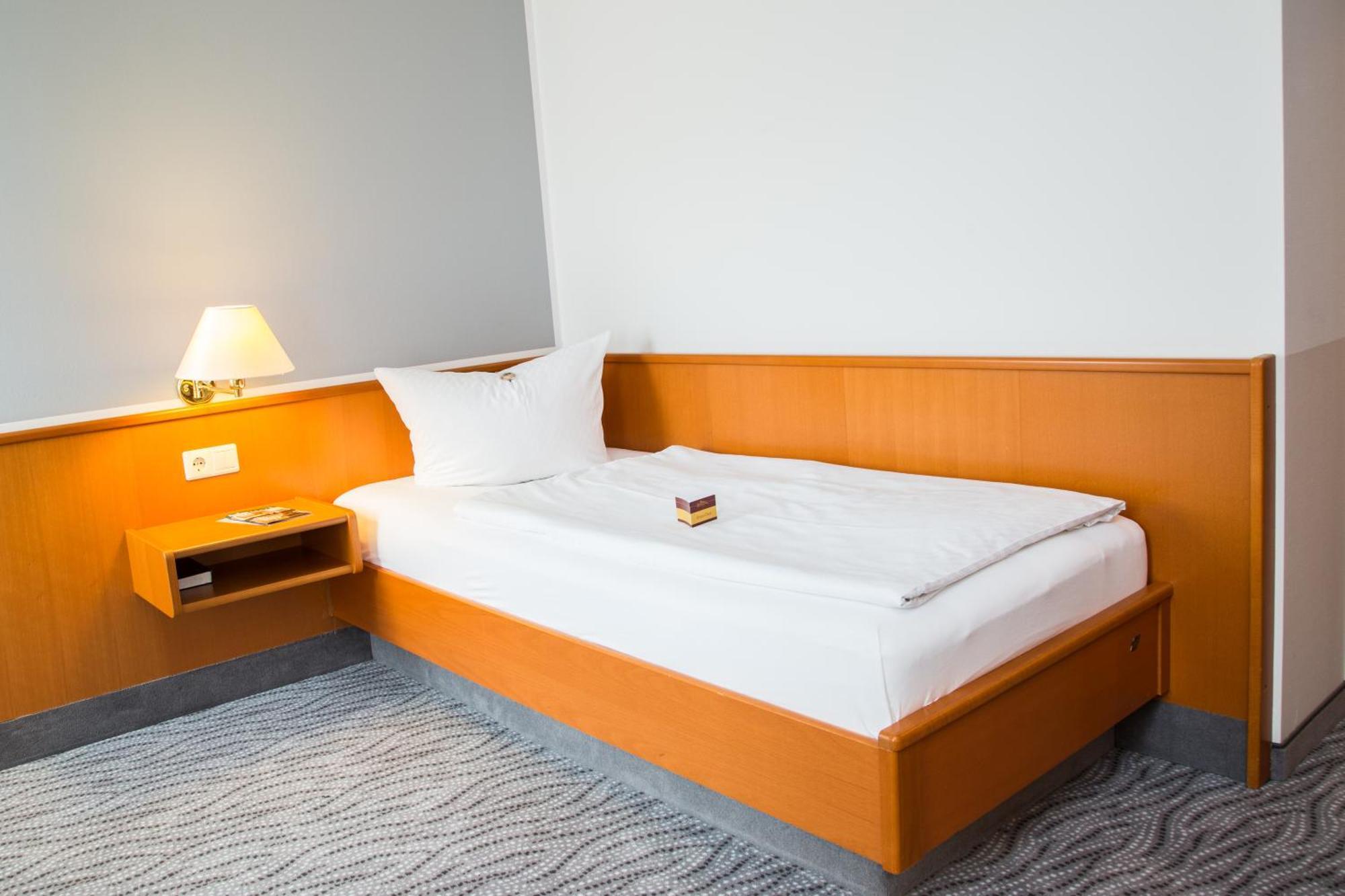 Hotel Kaiserhof Radeberg Room photo